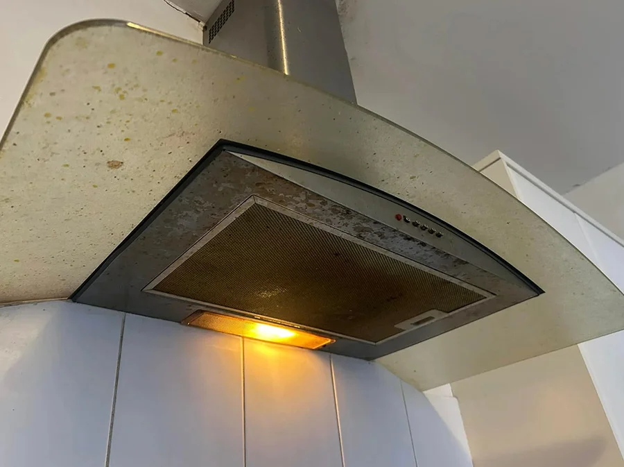 Extractor Cleaning 3 extractor cleaning, extractor cleaning Cheshire, professional extractor cleaning Winsford, cooker hood cleaning Winsford, extractor fan cleaning, kitchen extractor cleaning